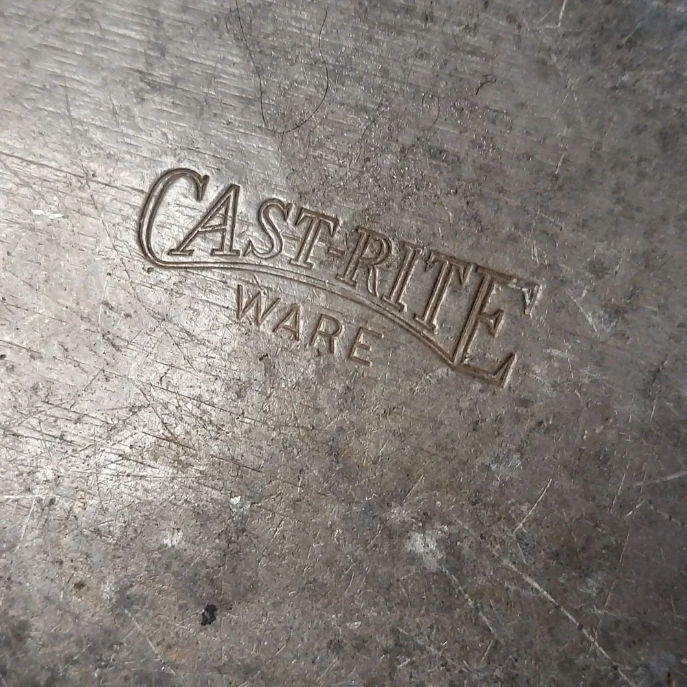Vintage Cast-Rite Ware Cast Aluminum Pot with Lid Triangular Heart‎ Shape Pan
